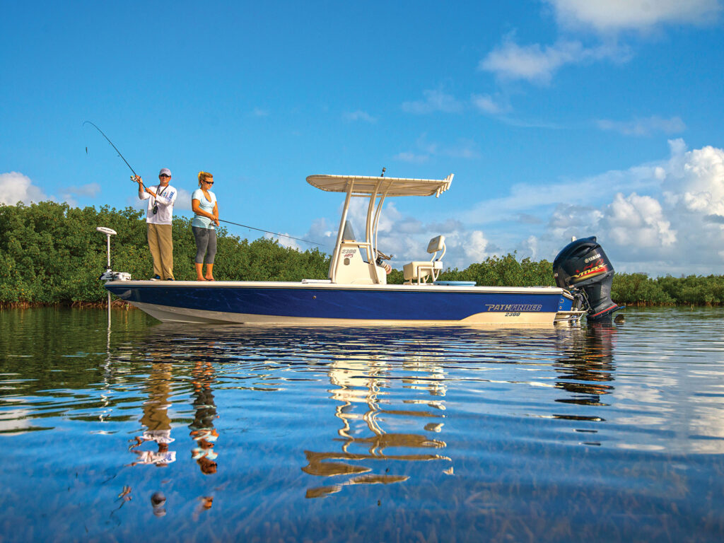 Pathfinder 2300 HPS fishing