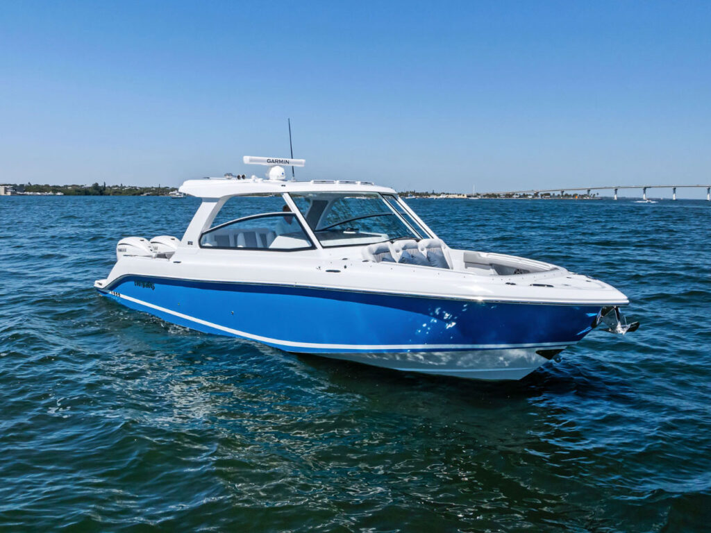 Everglades 367CX