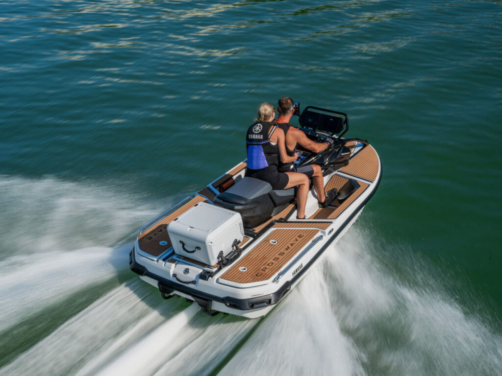 Yamaha CrossWave PWC