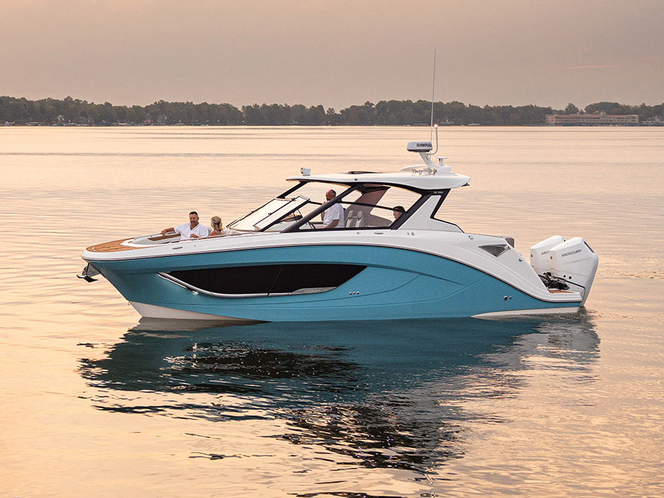 Hurricane SunDeck 3200