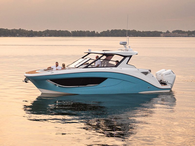 Hurricane SunDeck 3200