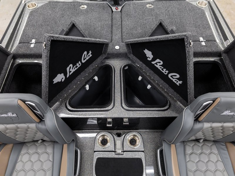 Bass Cat Lynx STS livewell