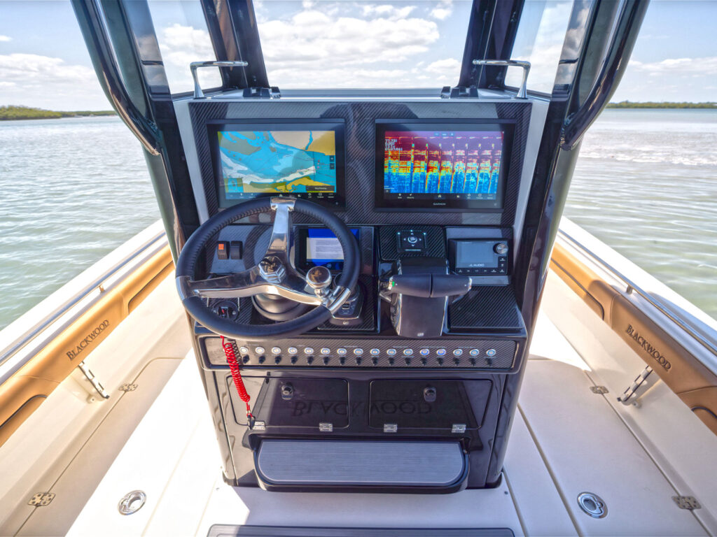 Blackwood 270 LXF helm