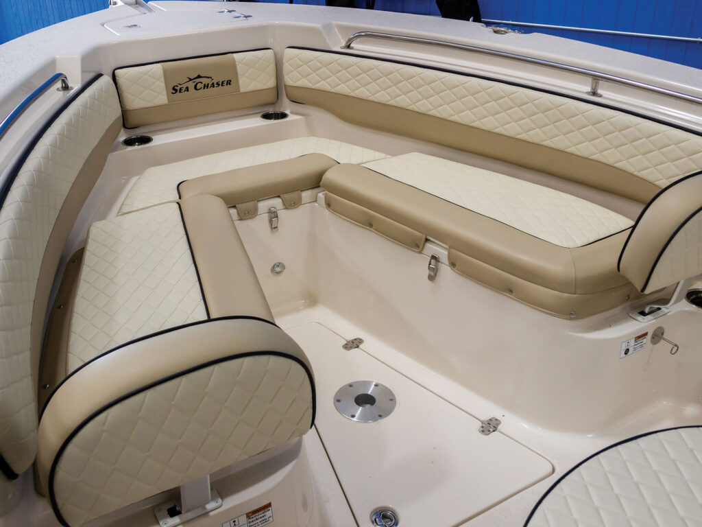 Sea Chaser 22 HFC bow seating