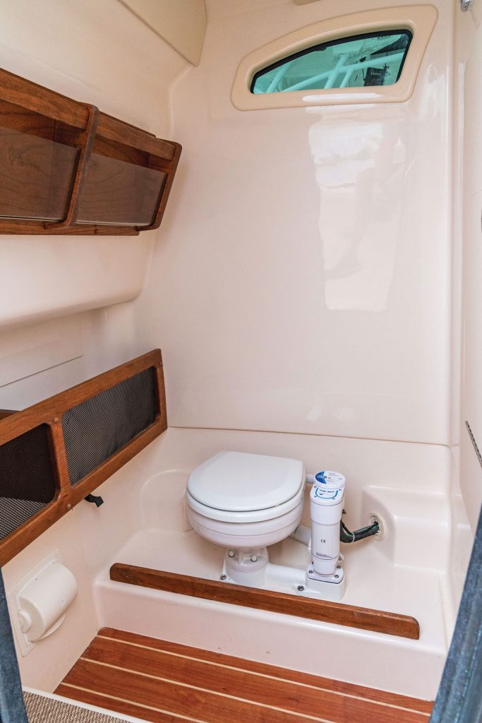 Grady-White 281 Coastal Explorer head