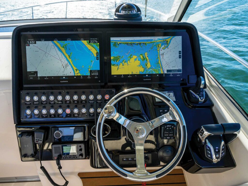 Grady-White Express 340 helm