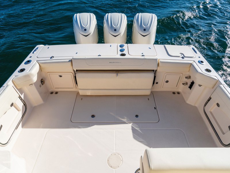 Grady-White Express 340 cockpit