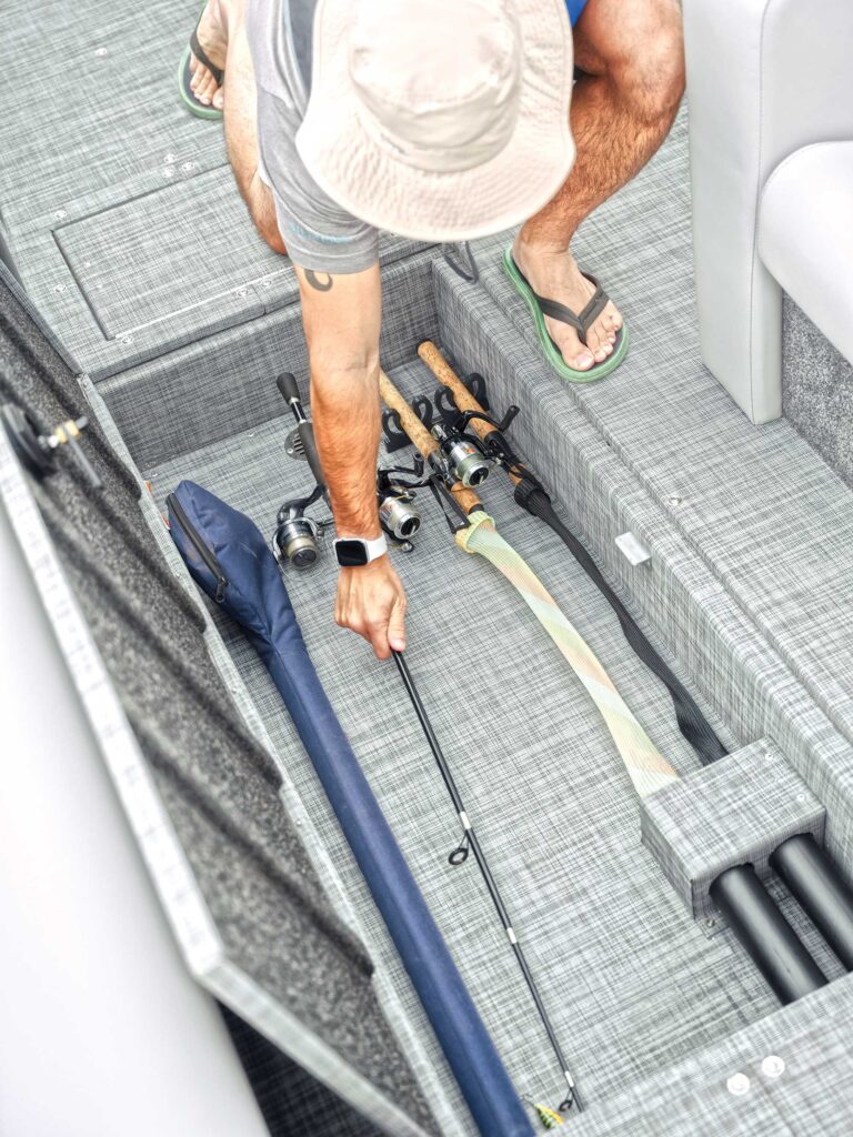 Princecraft Ventura 224 rod storage