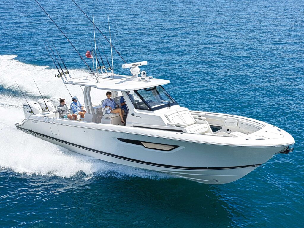 Pursuit S388 Sport offshore