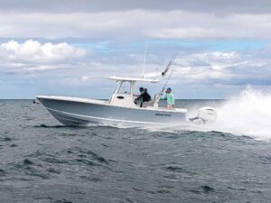 Regulator 28 running in the ocean