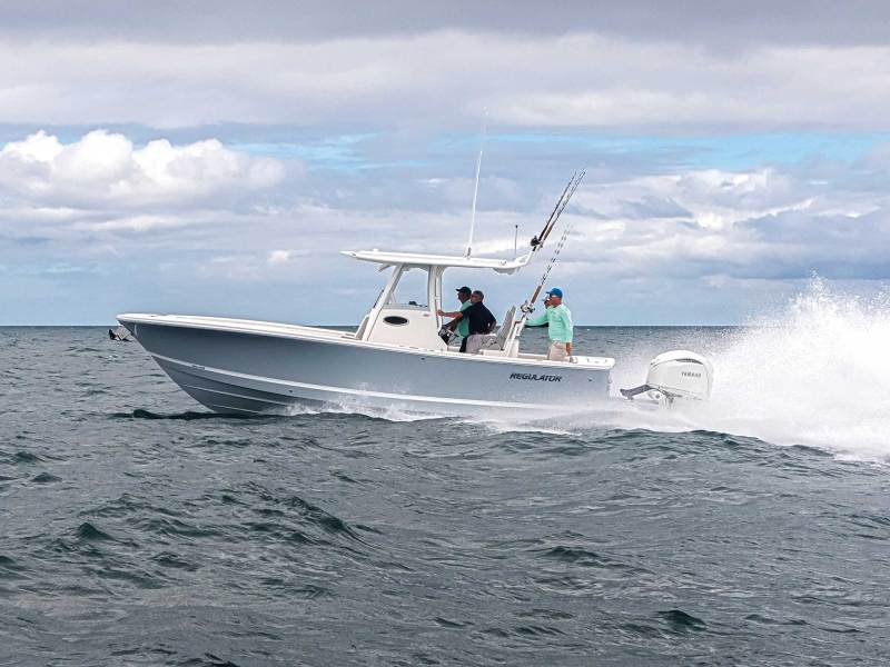 Regulator 28 running in the ocean