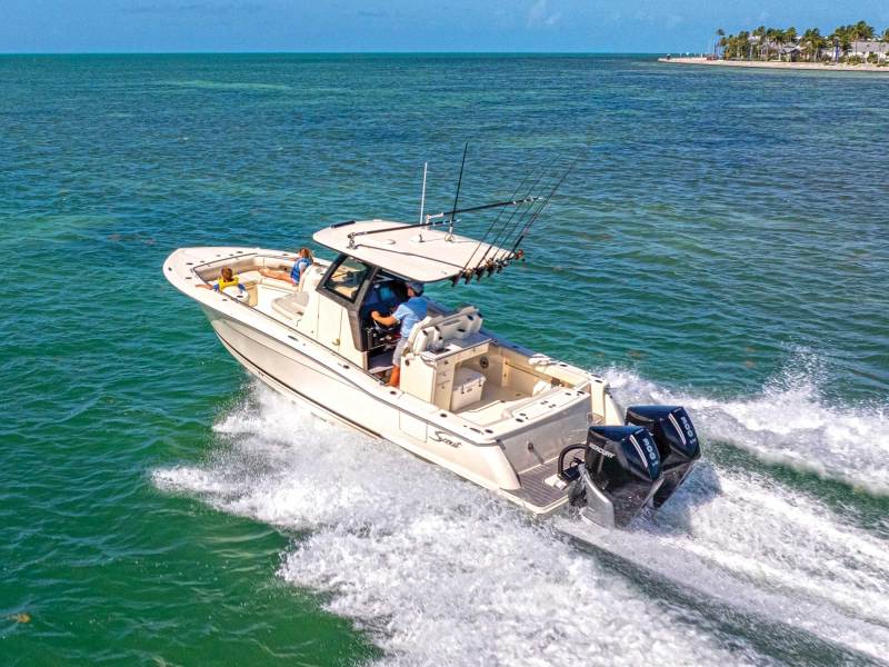 Scout 288 LXF running through the inlet