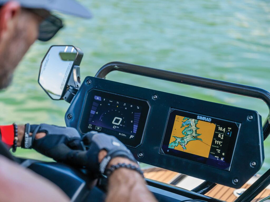 Yamaha CrossWave screens