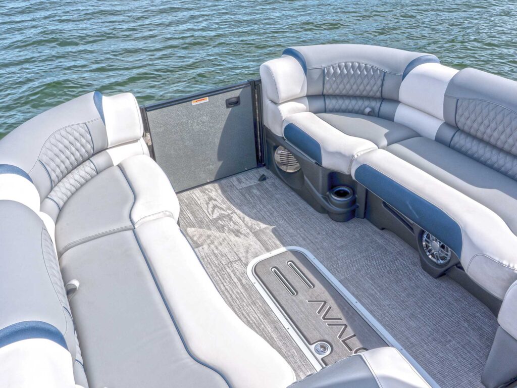 Avalon Excalibur LTD Flex Lounge Windshield bow seating