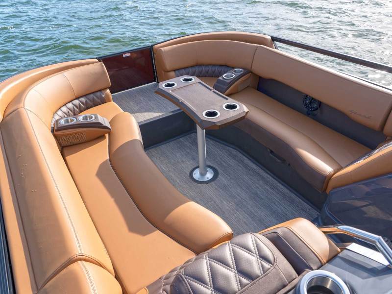 Bennington 25 RTSBA bow seating