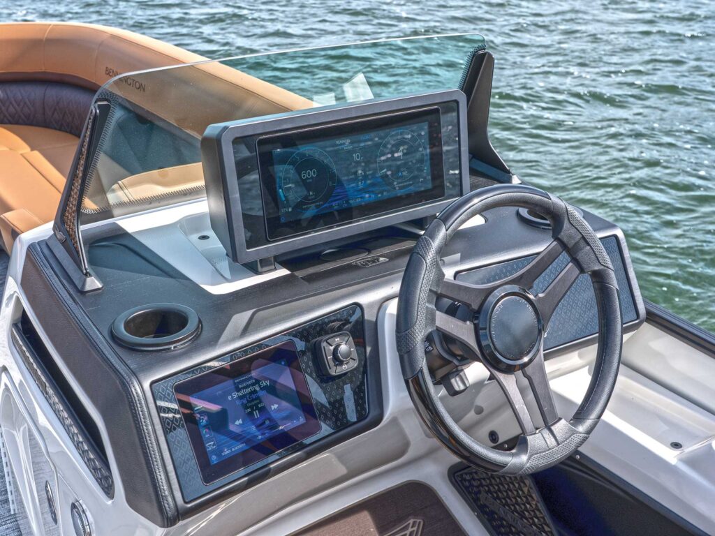 Bennington 24MSL helm