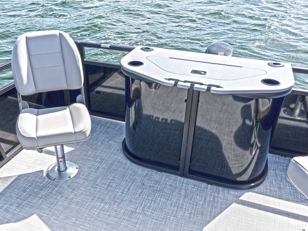 Forest River Dockside 20DF cockpit console
