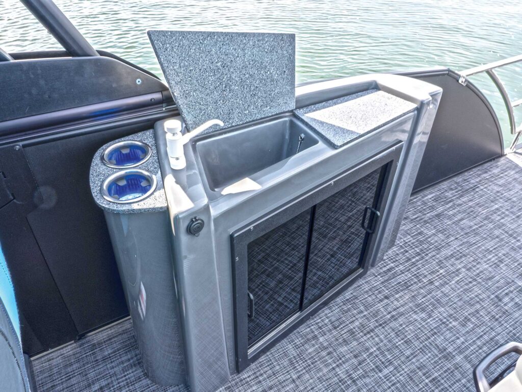Monaco 235 Single Flip Lounge aft console