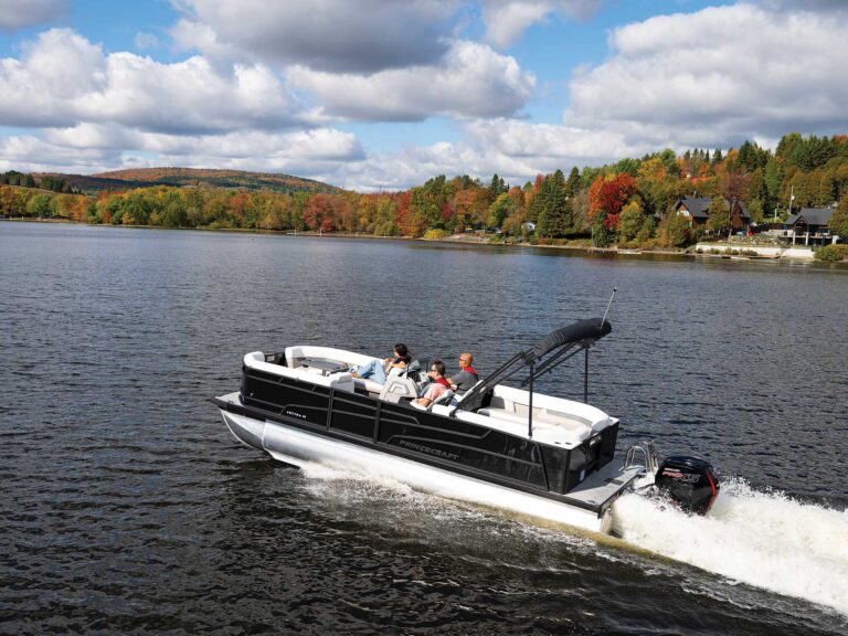 Princecraft Vectra 23 QL leisurely cruising