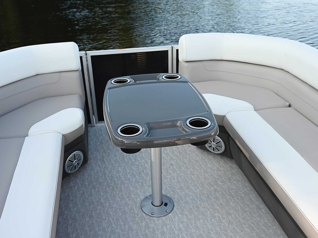 Princecraft Vectra 23 QL bow seating