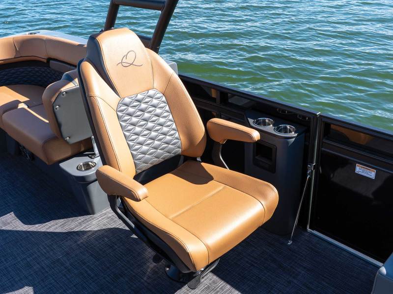 Qwest 24 M-Class RLS port seat
