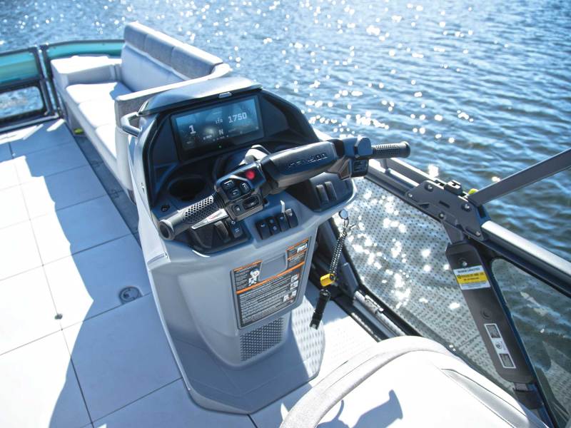 Sea-Doo Switch Cruise 21 helm