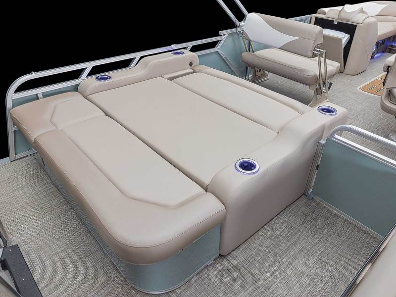 Tahoe LTZ Entertainer sunpad