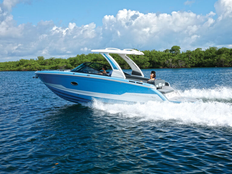 Chaparral SSX 30 running inshore