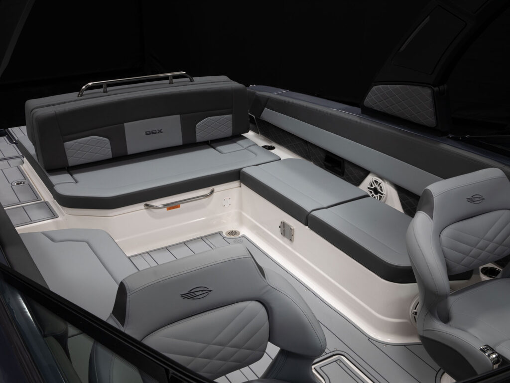 Chaparral SSX 30 cockpit seating