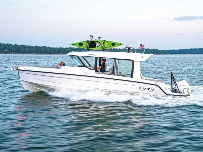 Cruisers Yachts 38 VTR EC out on the lake