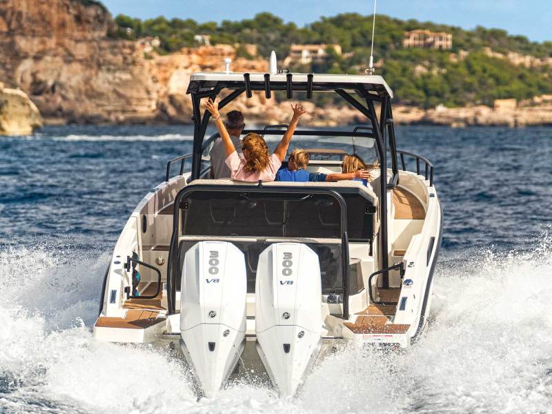 Navan S30 twin engines