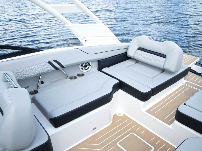 Regal LX2 Ultimate cockpit seating