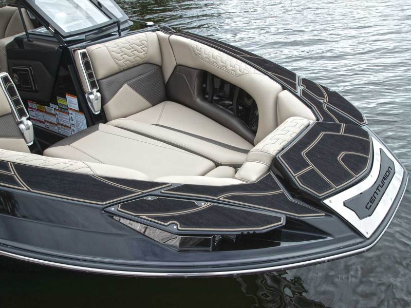 Centurion Ri245 bow seating