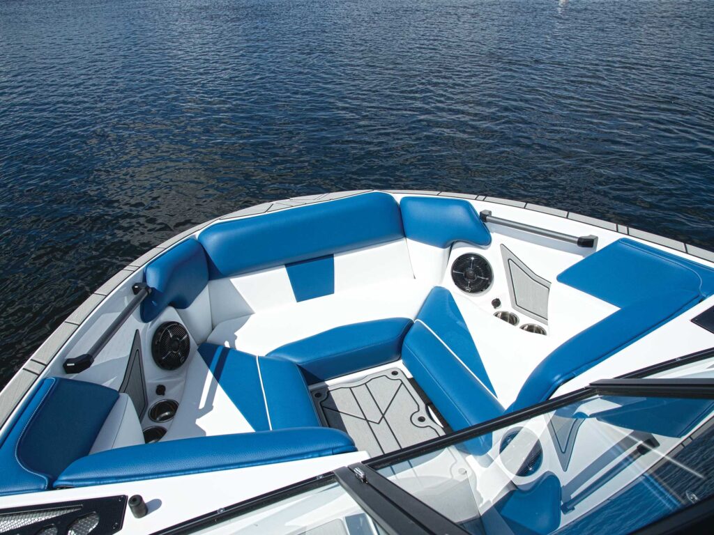 Moomba Mondo bow seating
