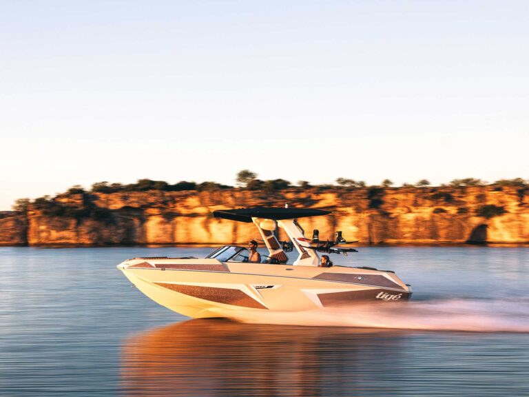 Tigé 22RZX at sunset