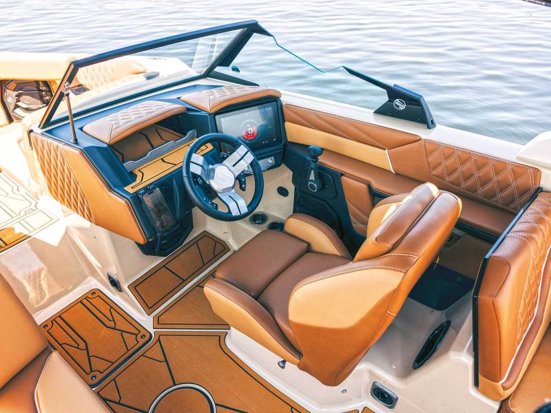 Tigé 22RZX helm