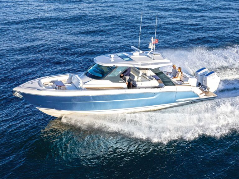 Tiara 39 LS running smoothly