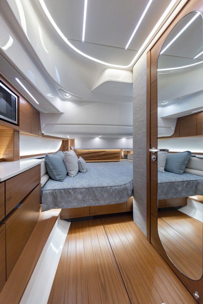Tiara 39 LS cabin