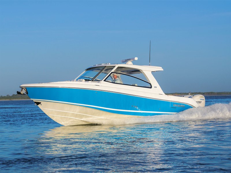 Boat of the Year Category Winner: Everglades 367CX