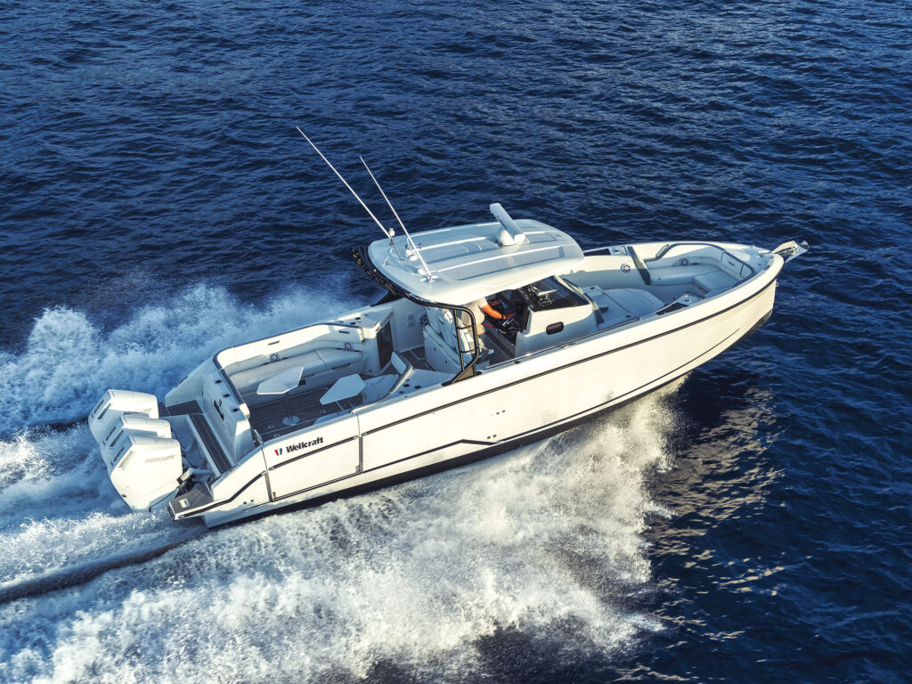 Boat of the Year Category Winner: Wellcraft 38 T-top