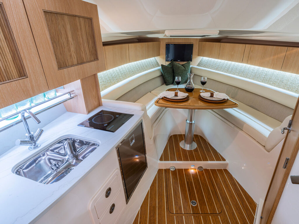 Grady-White Express 340 cabin