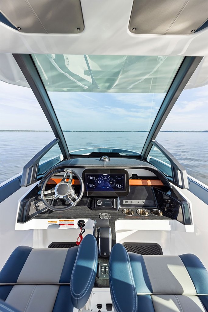 Monterey Elite 25 OB helm