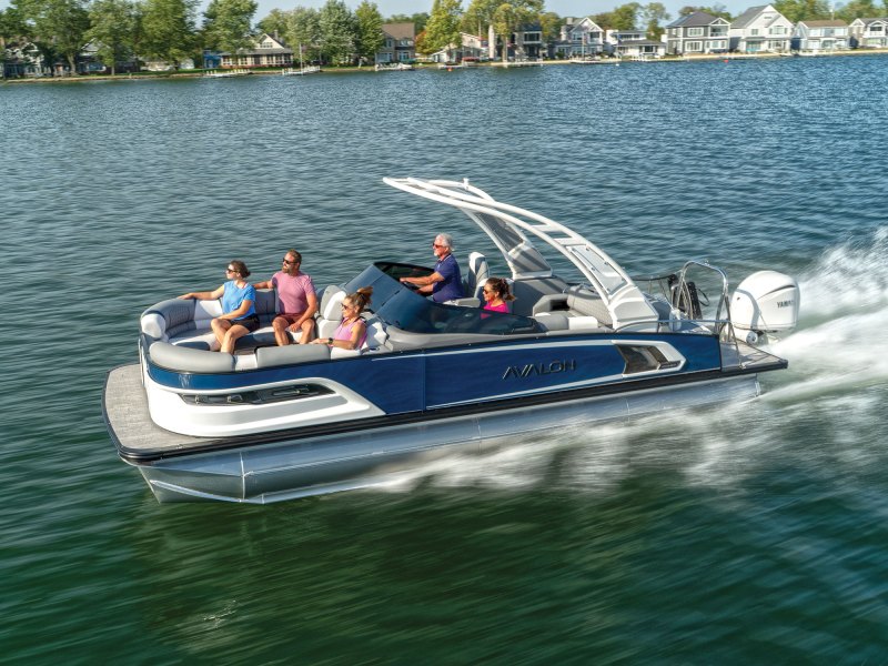 Avalon Excalibur LTD Flex Lounge Windshield pontoon
