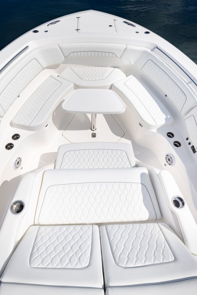 Pursuit S 388 Sport bow seating