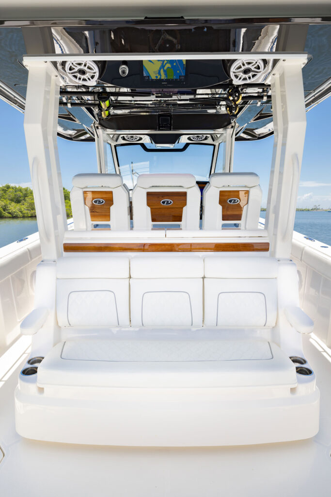 Pursuit S 388 Sport overhead screen