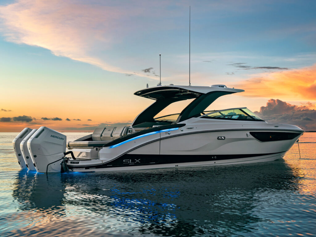 Sea Ray SLX 360 OB debut