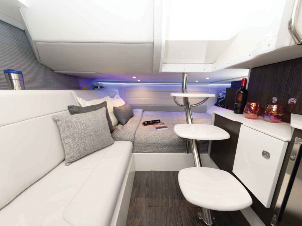 Formula 360 CBR Outboard cabin