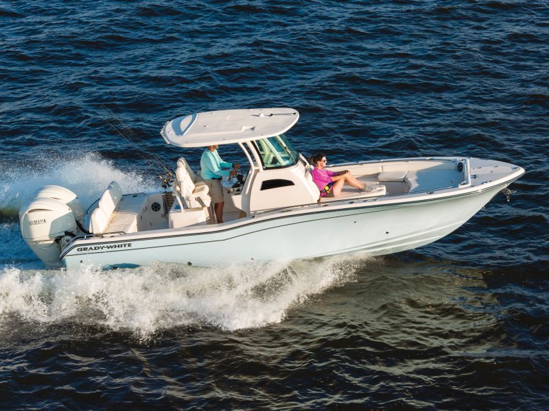 Grady-White 281 Coastal Explorer out fishing
