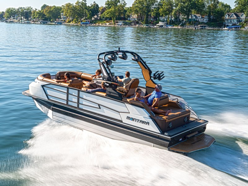 Montara EVO 25 out for a cruise