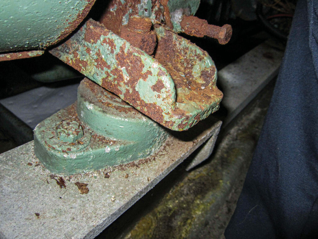 Rusty motor mount